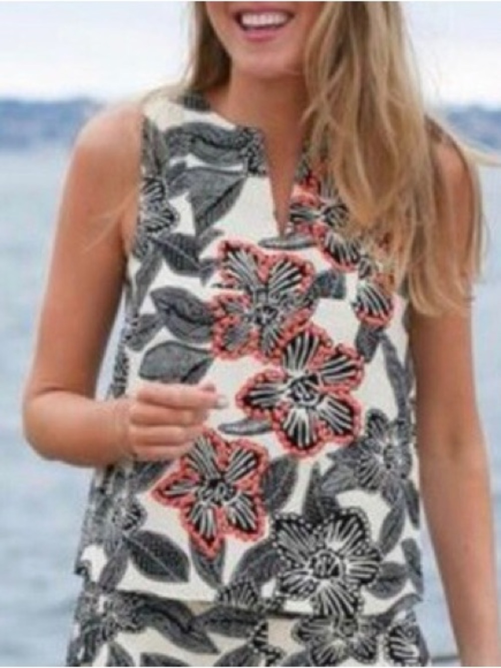 J.Crew Notched Shell Embellished Beaded Floral Sleeveless Top Size 2
